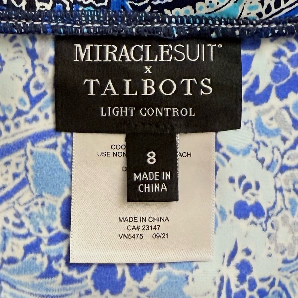 Miraclesuit x Talbots‎ Sanibel Medallion Tapestry Tankini and Skirt Swim Set - Picture 16 of 16
